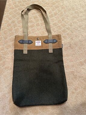 Filson Dark Green Wool Tote with Tan Canvas Trim